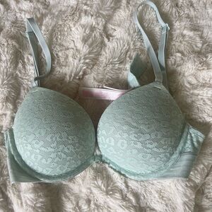 Victoria’s Secret PINK wear everywhere super push up bra 32B